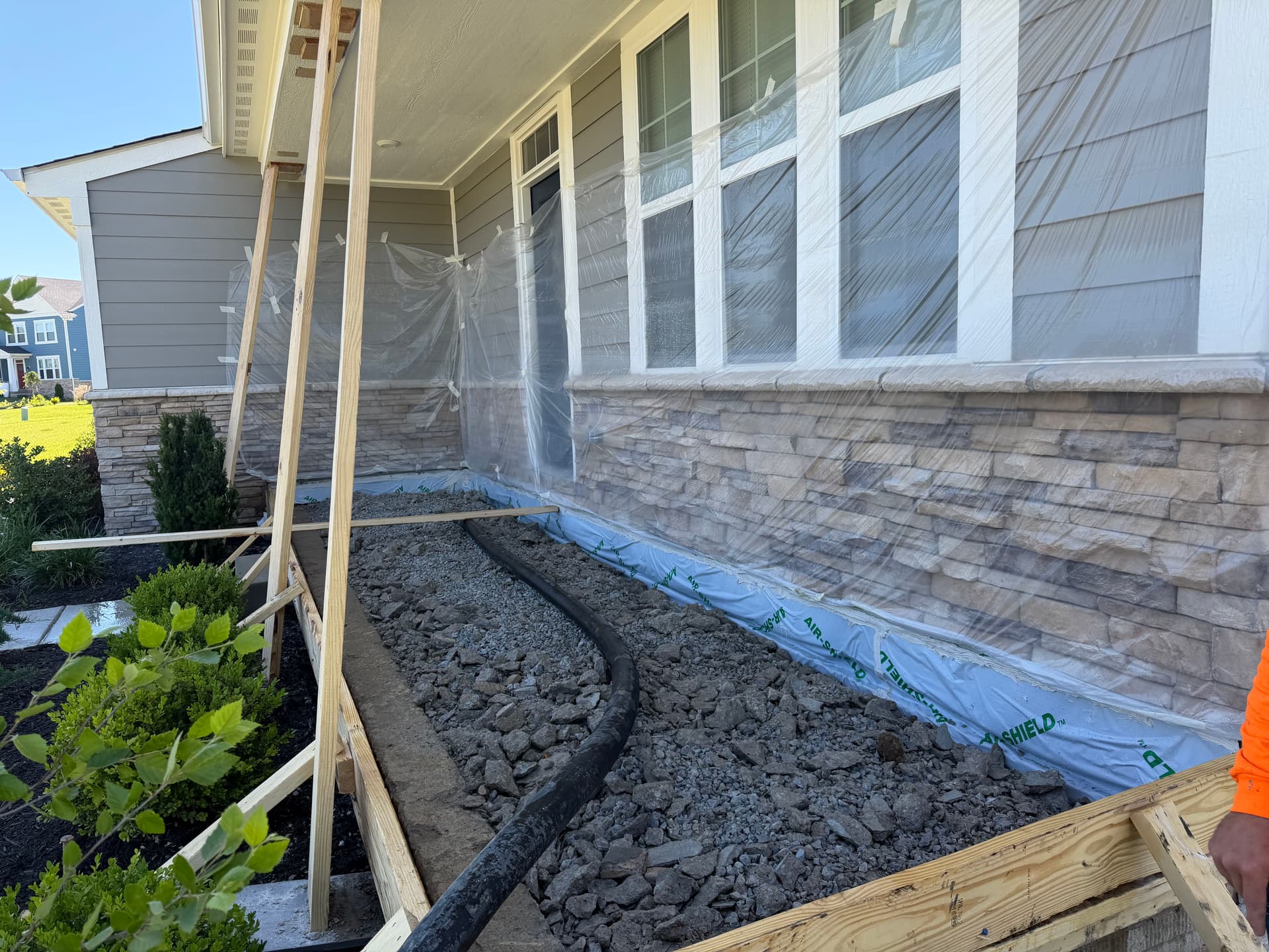 Gallery photos for 6x24 Front Porch Concrete Pour in Oldham County: Image #2