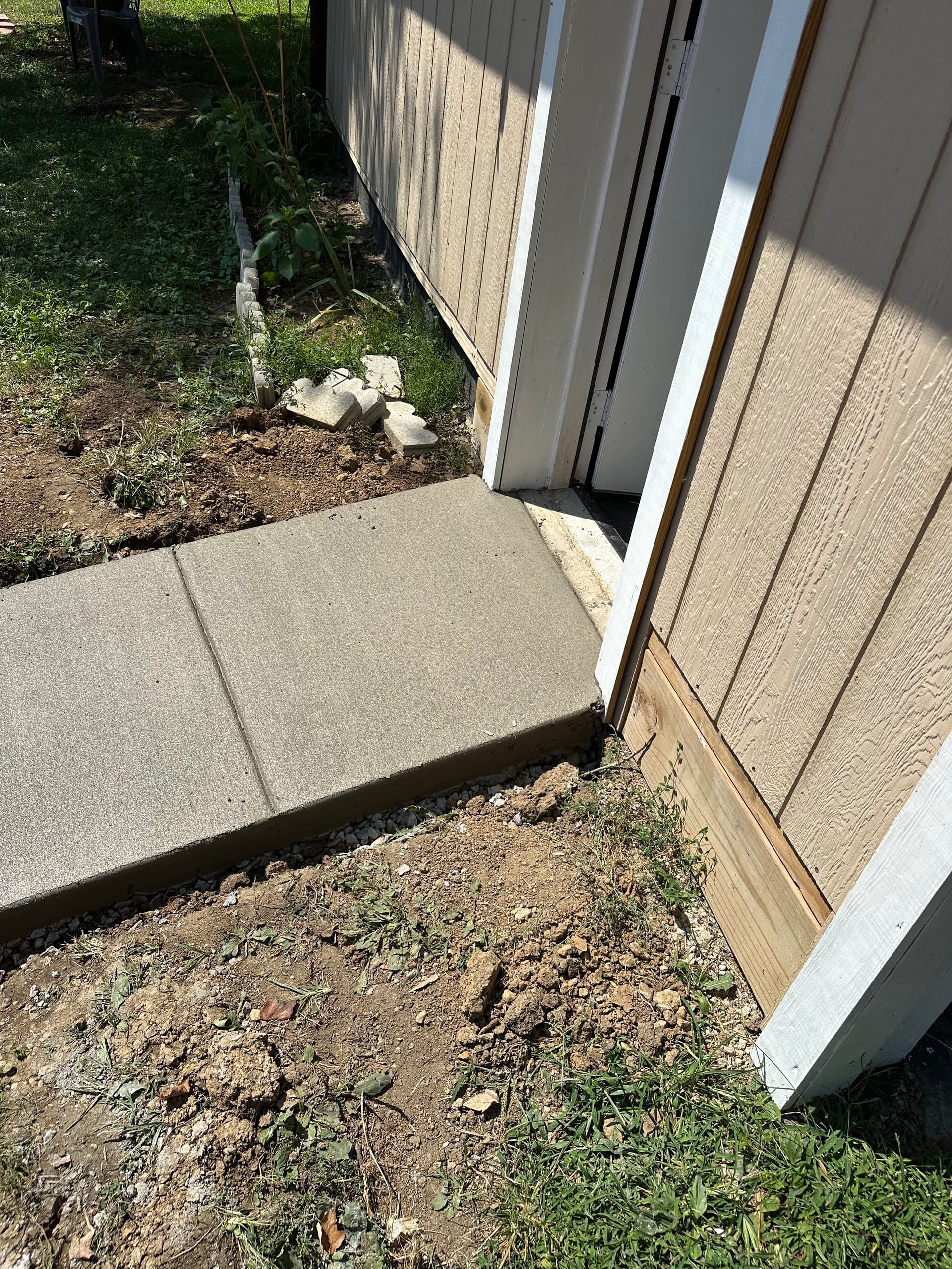 Gallery photos for 75 Feet of New Concrete Sidewalk and Rear Porch Pour: Image #7