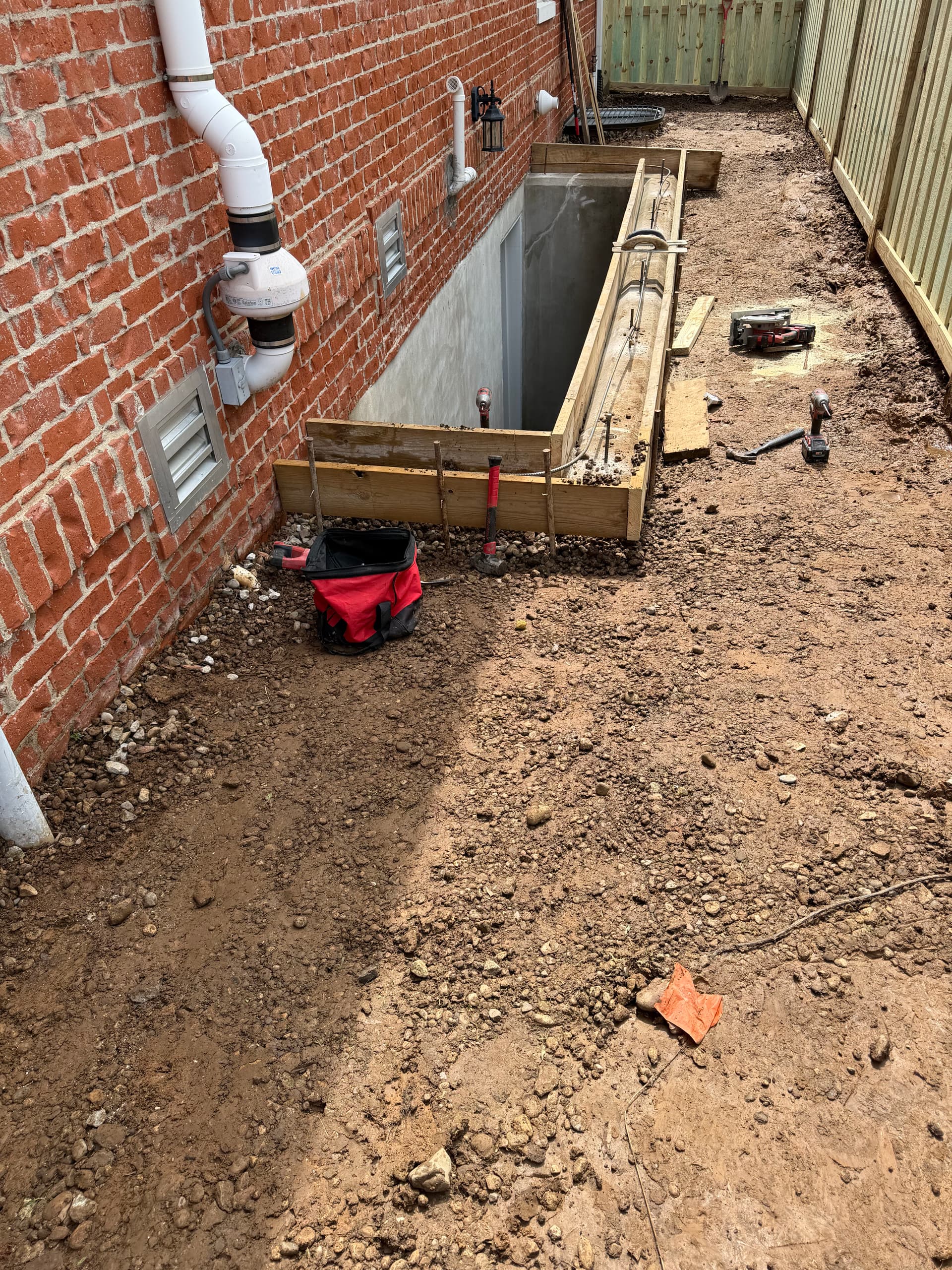 Gallery photos for Side Yard Drainage Restoration After a Muddy Mess: Image #1